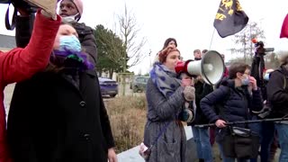 Zemmour visits former Calais 'jungle', protesters turn out