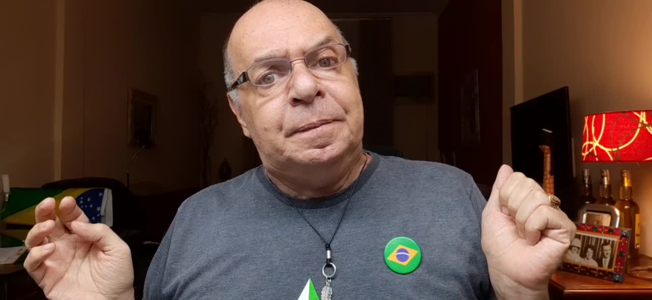 Os resistentes girassóis não param de florescer