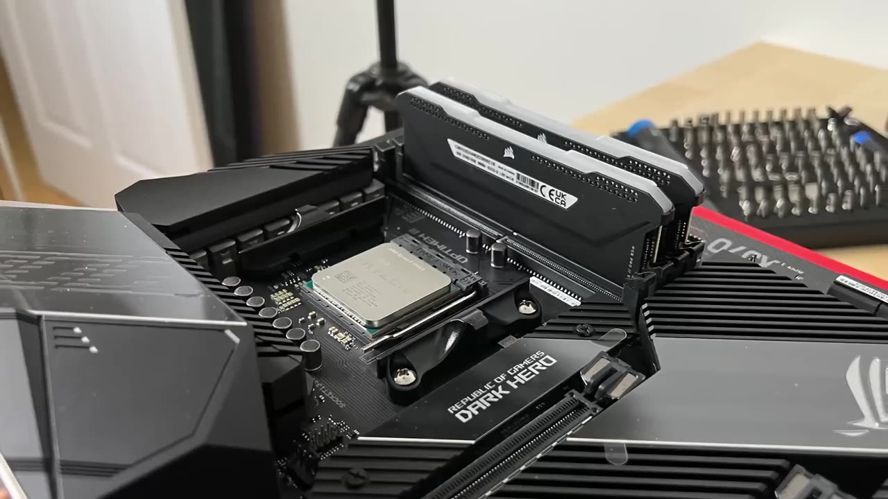 Building My First Gaming PC with No Experience...(High End)