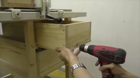 CHEAP AND SIMPLE ROUTER TABLE STORAGE UPGRADE-DYI PROJECT