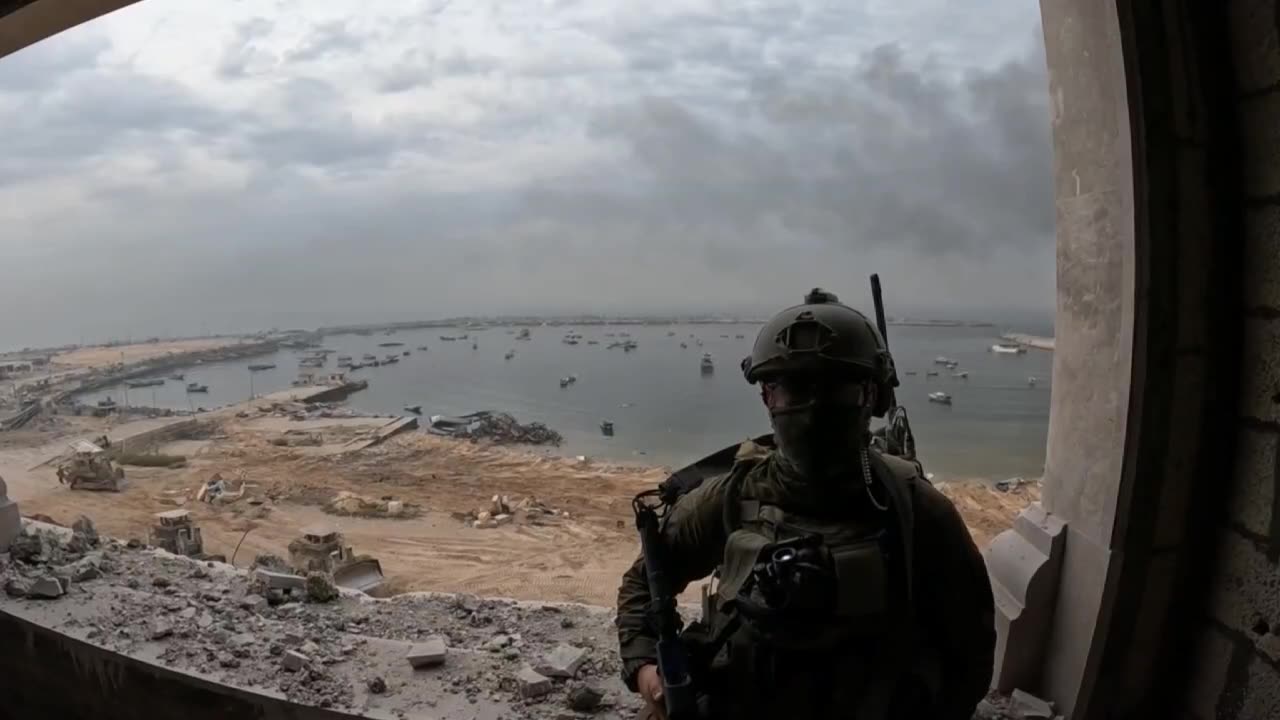 IDF Elite Navy Seals ( Shayetet 13 ) taking control of Gaza Port.