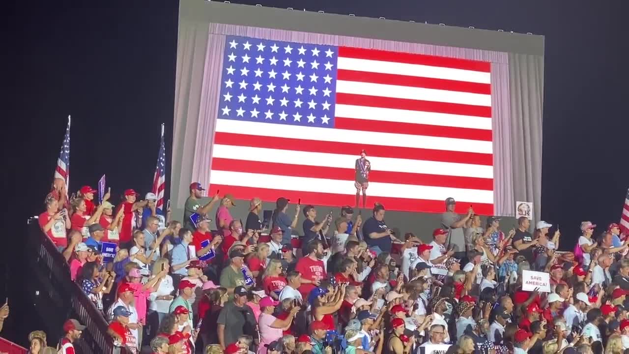 President Trump Opens Alabama Rally with Patton movie Clip