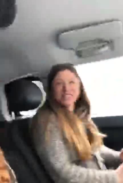 The wife and our IDITAROD friend😎🤙