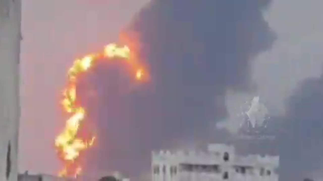 Houthi Oil Refineries Are Exploding