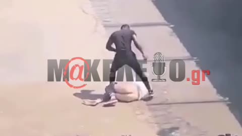 makeleio.gr - Άγριο ξύλο σε GAY