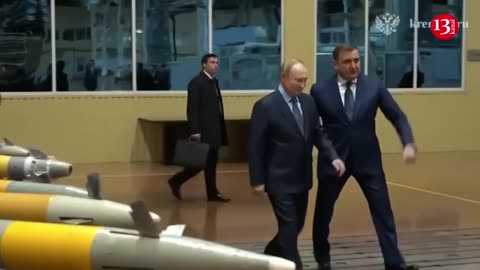 Putin visits weapons factory in Tula - inspects mi