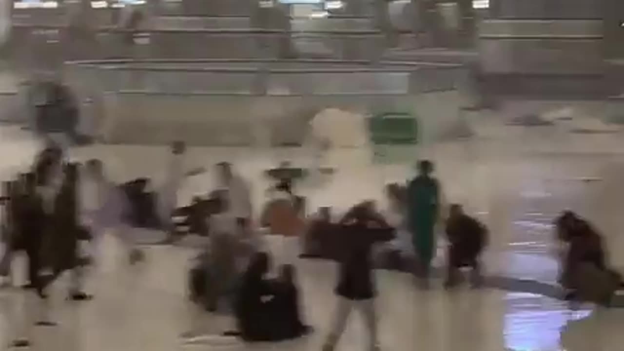 A HURRICANE AND TORRENTIAL RAIN HIT MECCA | PEOPLE WERE LITERALLY SWEPT OFF THEIR FEET