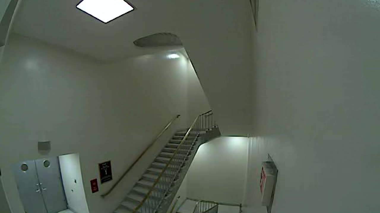 3152RHOB01Stair7_2021-01-05_00h00min00s853ms.mp4