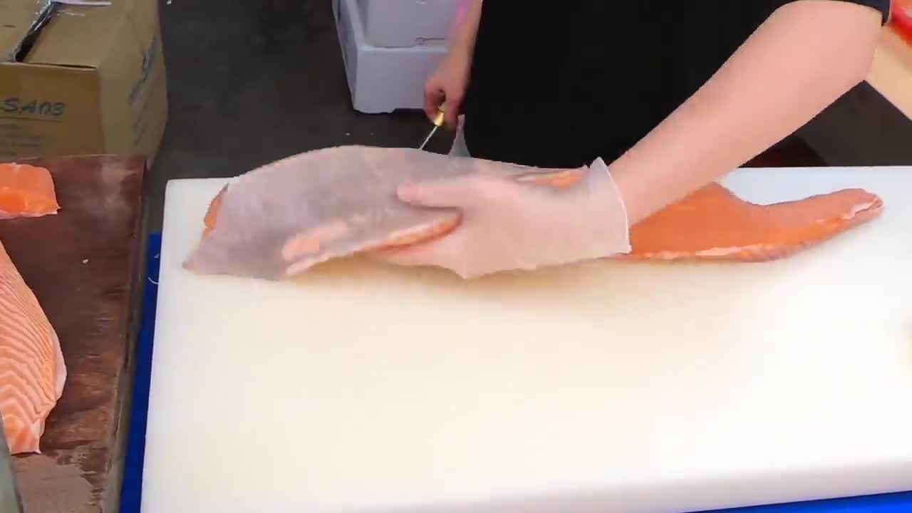 How To Fillet a Whole Salmon | Sashimi & Sushi -Taiwanese street food9