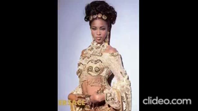 Naomi Campbell Versace gun/ Fashion/ Gucchi Runway