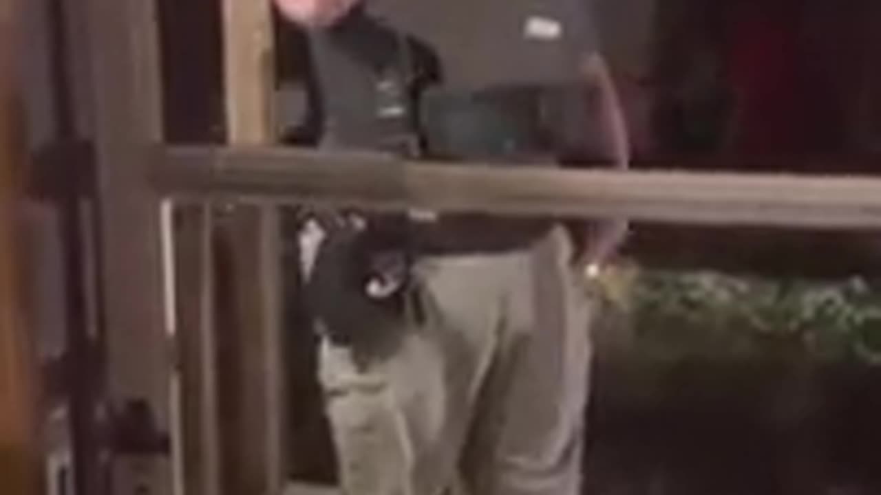COPS TRY TO ENTER HOME WITH NO WARRANT