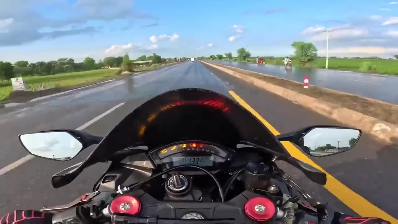 Top speed Kawasaki ZX10RR in heavy rain