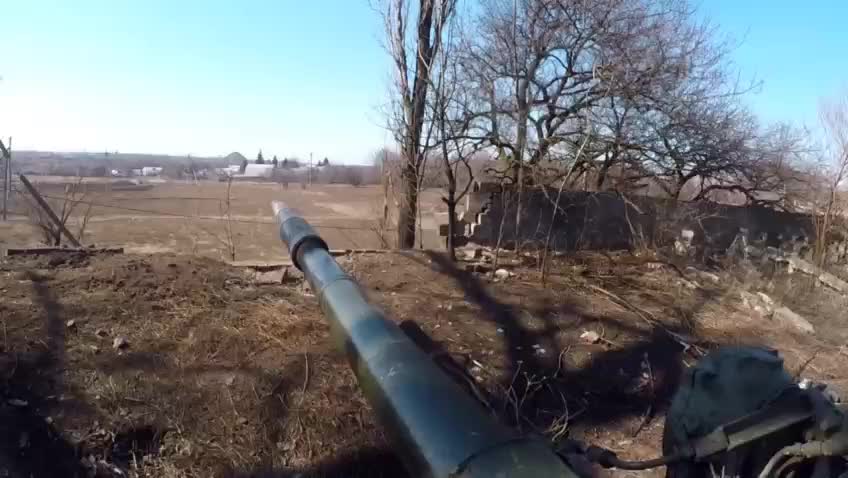 Ukraine War - DPR tank destroyed Ukrainian sniper position