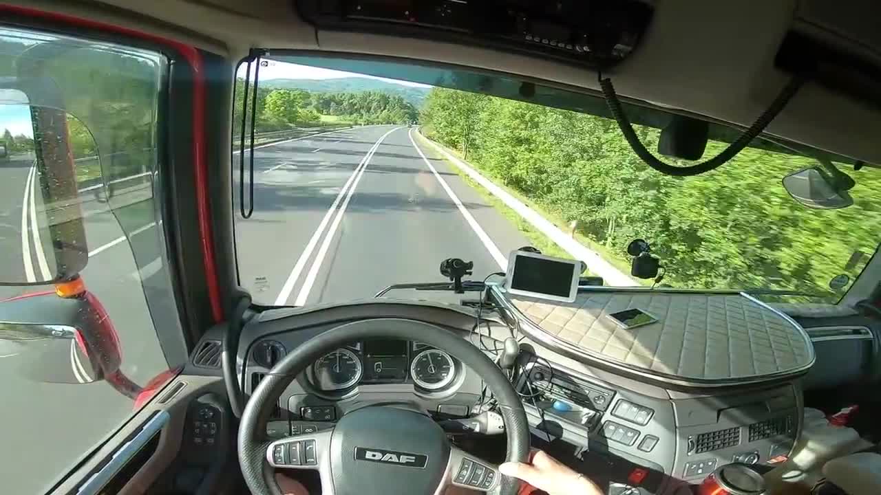 POV TRUCK DRIVING DAF XF 480 #6 | IN CZECH REPUPLIC 🇨🇿-4