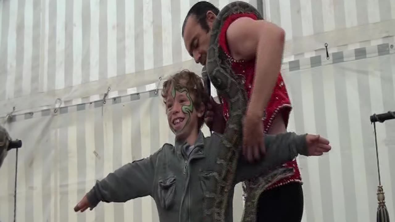 LE SHOW AUX SERPENTS à PARIS