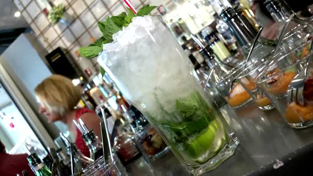 Munich bartending robot makes cocktails to order