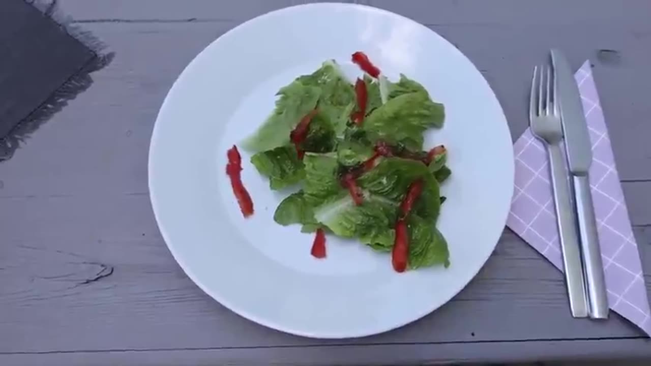 Freaky Alert: GMO Tomato SWIMS and MOVES as if alive in this mans SALAD