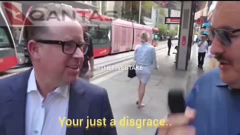 Qantas Airlines CEO Tells Journalist To "F Off" When Questioned About Firing Unvaccinated Employees