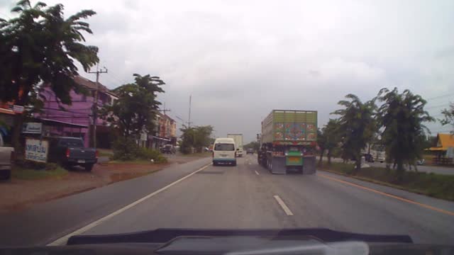 Reckless Driver Cuts Off Semi and Sends It Off-Road