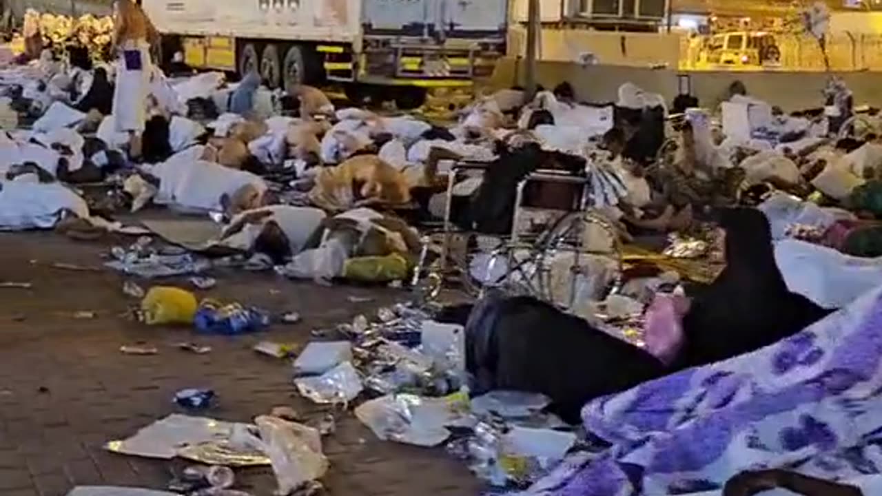 Islam is thrash. Literally thrash. These are islamists near a holy site