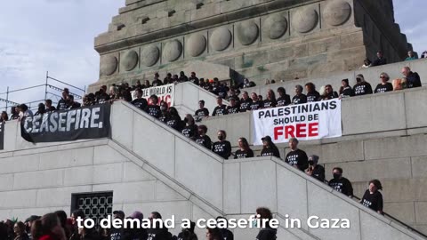 500 Jews took over Statue of Liberty in a sit-in to demand US President call for a ceasefire in Gaza