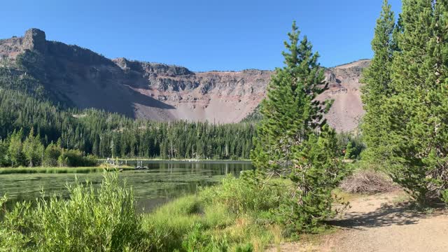 Central Oregon - Little Three Creek Lake - Panoramic Ridge - 4K