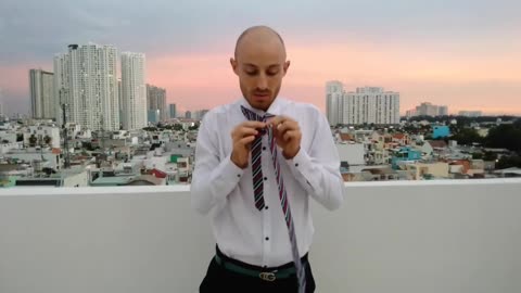 How to make knot to a tie