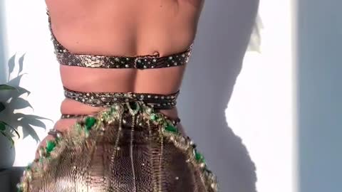 Amazing sexy belly dance!!!!!🍷