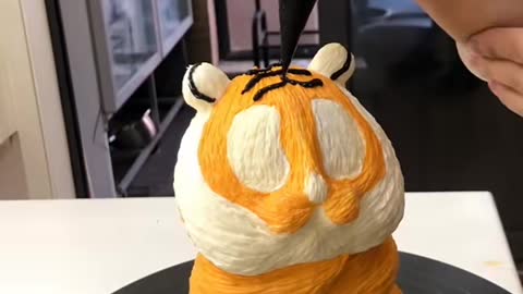 I haven't worked with cream for a long time. so i make a little tiger cake for you guys