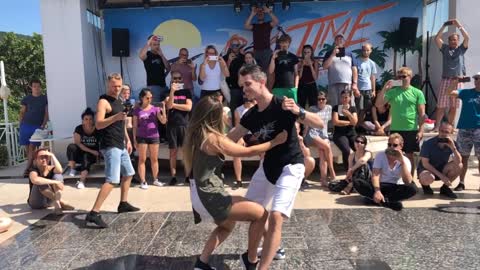 Daddy Yankee & Snow - Con Calma Dance | Rick Torri & Larissa Secco | Brazilian Zouk Dance - ZoukTime