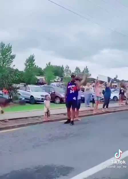 New Zealand Truck Convoy FIGHTING for FREEDOM