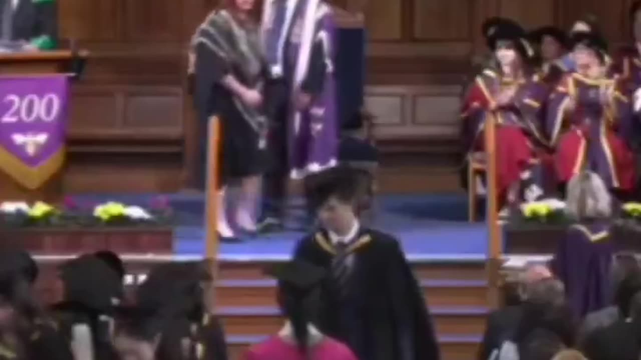 University OF Manchester Graduates Protest Gaza War While Accepting Diplomas