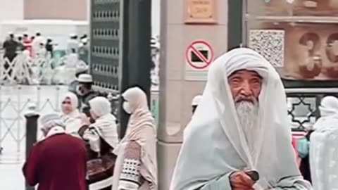 Abdul qadir marri An old man in Madina video goes viral on Arab social media | Madina Viral video