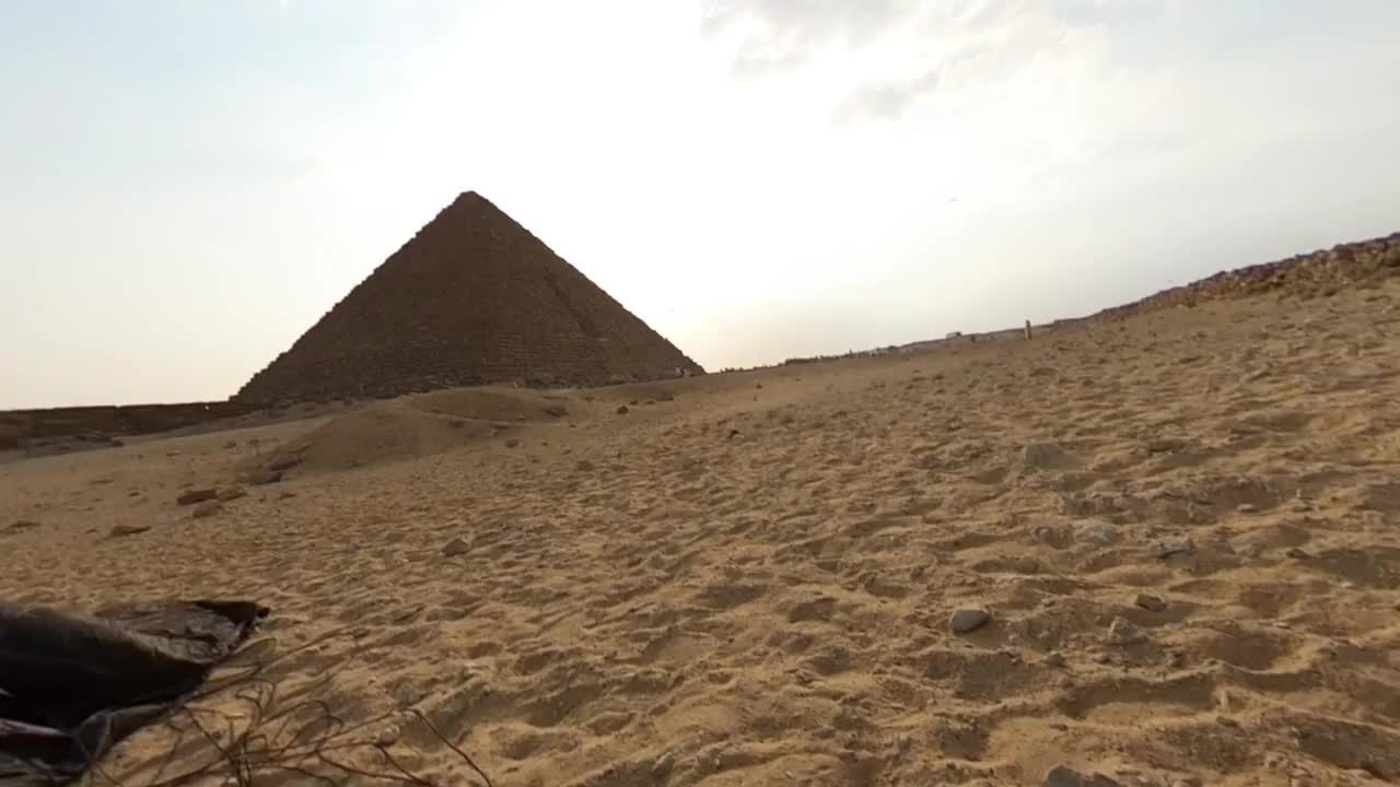 Khafre Egyptian Pyramid Flyby VR 360