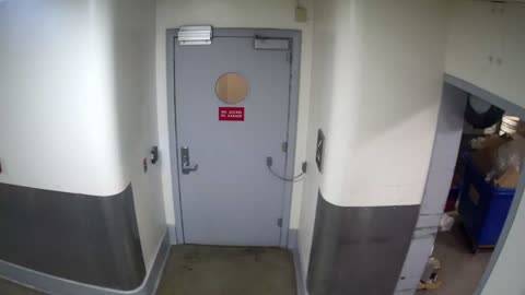 6128RHOBSBRSBST4Stairwell4_2021-01-05_04h00min00s407ms.mp4