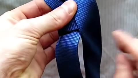 How to tie a Tie