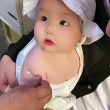 Babies reaction after vaccine