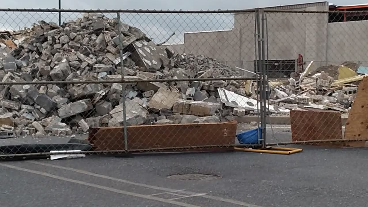 Demolition of old country buffet 2 / Matt Ahn Talk Show