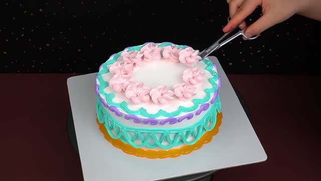 The cake tastes great