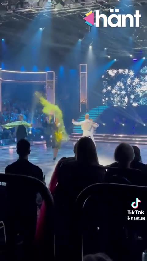 Camera : 1 - Climate Change radicals : 0 - Swiss Camerman clocks climate activist