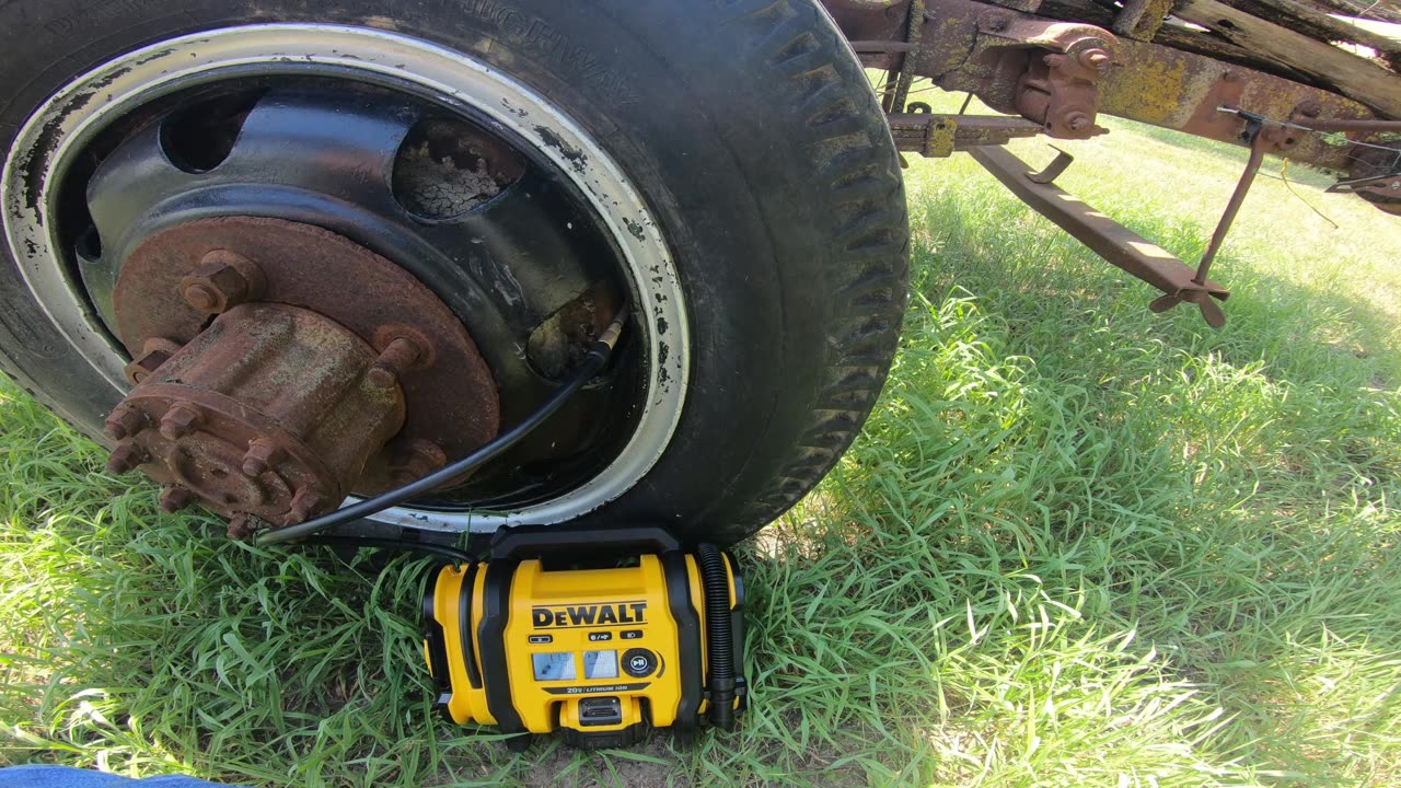 Dewalt DCC0OIB compressor review