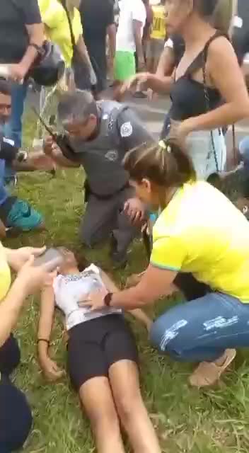 BR: Young Girl Victim of the Lula 'Car of Peace'