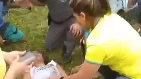 BR: Young Girl Victim of the Lula 'Car of Peace'