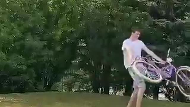 This is hilarious, try not to laugh😂!