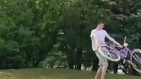 This is hilarious, try not to laugh😂!