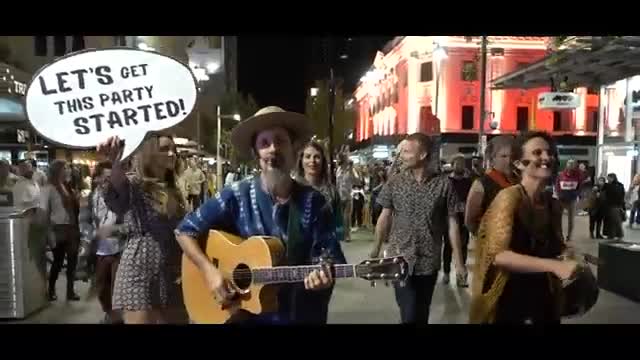 Murray Kyle Awakens Streets of Perth with Sing-along