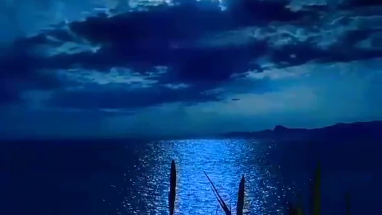 Amazing moon short video -amazing Moon light