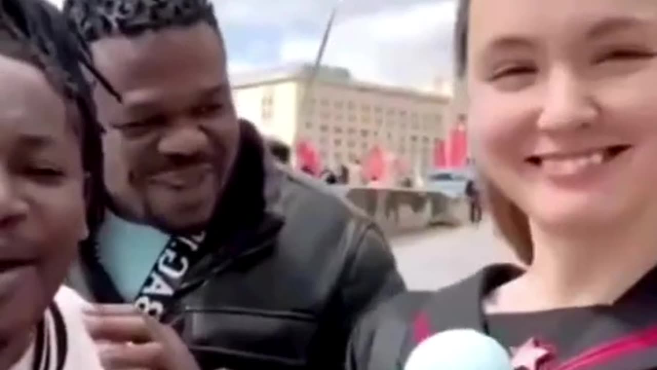 Vlogging with Ice Cream & Surprise Guests—But That Voice, Though?! 🍦🎥
