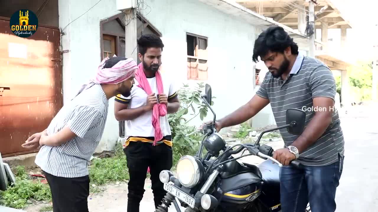 Petrol Chor _ Hyderabadi Laddu Comedy Video _ Village Boy Funny Video 2022