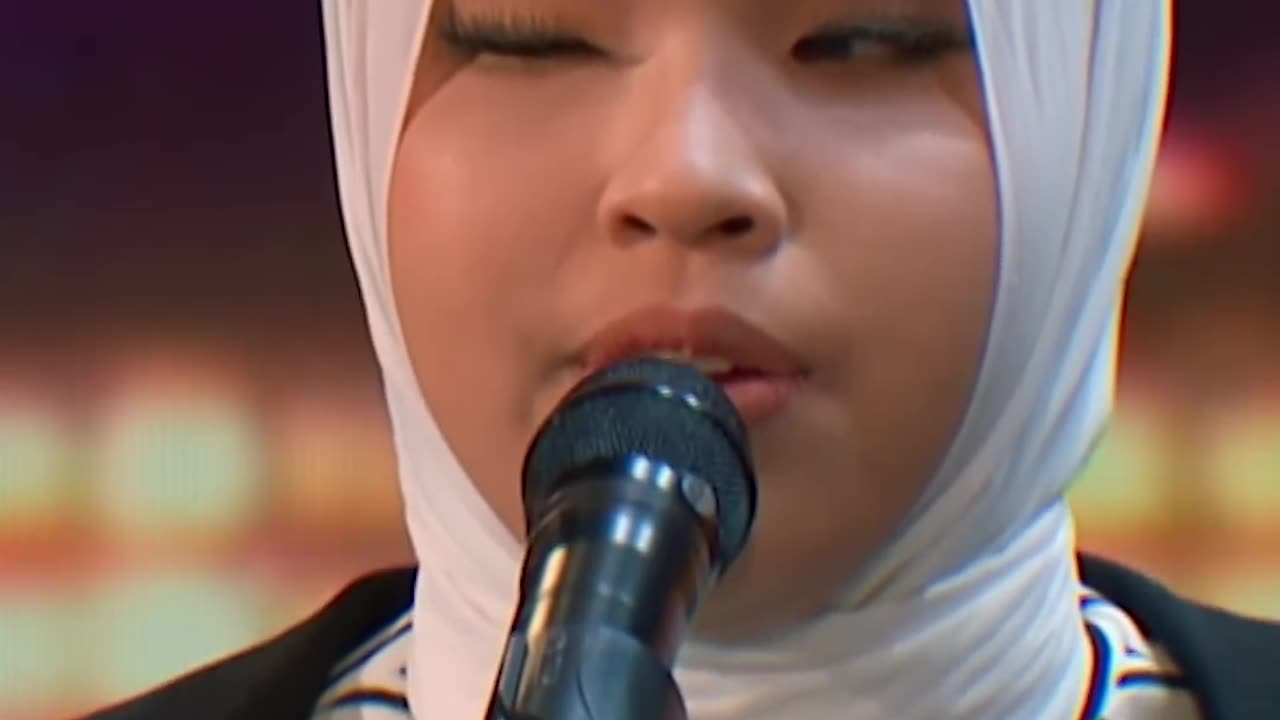 Putri Ariani receives the GOLDEN BUZZER from Simon Cowell | Auditions | AGT 2023